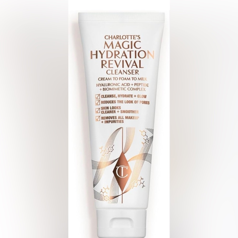Charlotte Tilbury Magic Hydration Revival Cleanser - White and Rose Gold